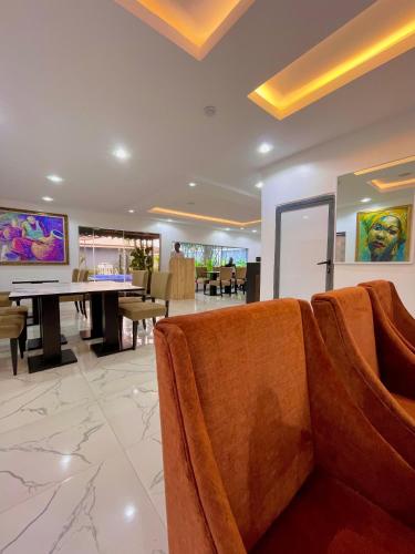 ห้องอาหาร, Debayview Hotel in อซาบา