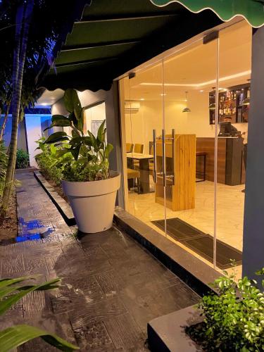 ทัศนียภาพภายนอกโรงแรม, Debayview Hotel in อซาบา