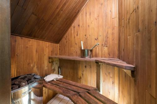 2-bed, 1,5-bath Old Town Flat with Sauna and Bar, Tallinn (foto 10)