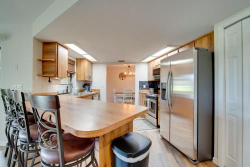 Walk to Lake Geataway with Yard in Inverness in Hernando (FL)