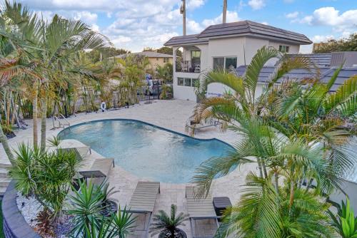 Bright Beachside Getaway