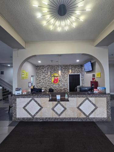 Super 8 by Wyndham Kansas City - image 17