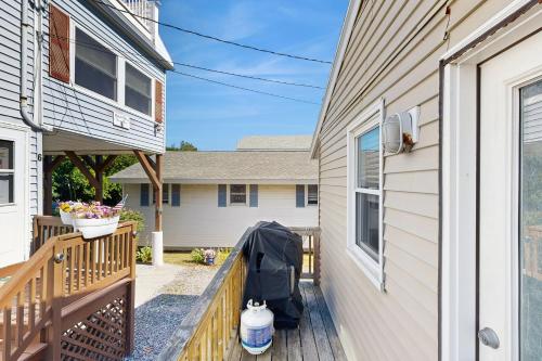 Lil' Cottage Retreat - image 8