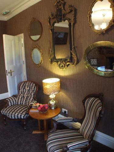 Grimscote Manor Hotel - image 10