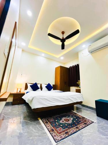 Hotel G17 and Restaurant in มันดู