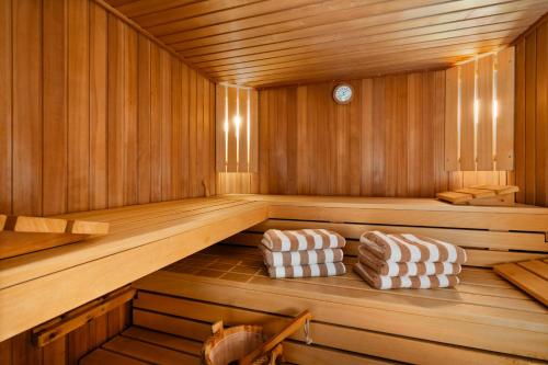 Sauna, FeelGood Ferienhaus - 212 qm mit Sauna, Garten, Terrasse, Grill - 2 Apartments - fur Familien & Grup in Schauenburg