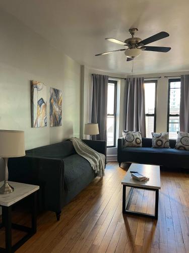 South Loop 3 Bedroom Apt - image 14