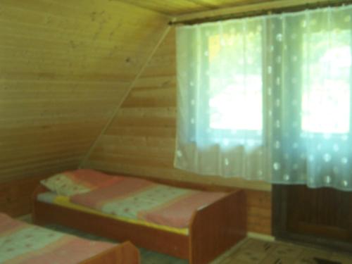 Domek przy rzece