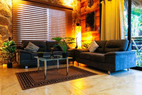 Loft Suite Altitude Cabin in Chano