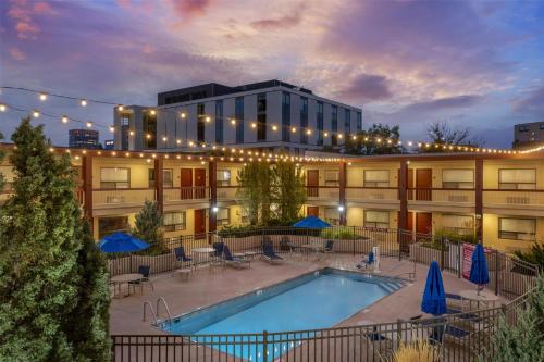 Best Western Plus Clocktower Inn - image 9