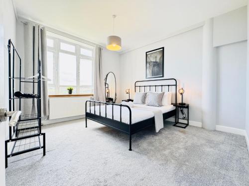Skyline View Apartment - main image