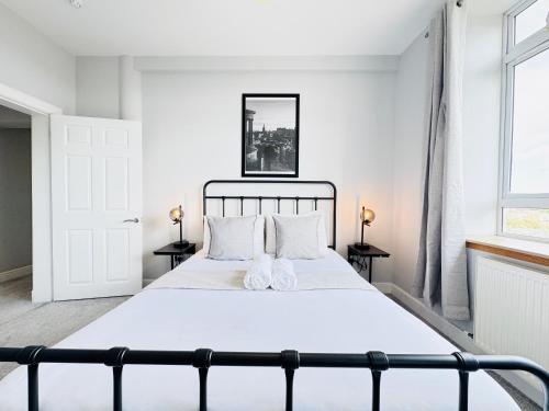 Block 2 Flat 17 Westfield Court - image 4