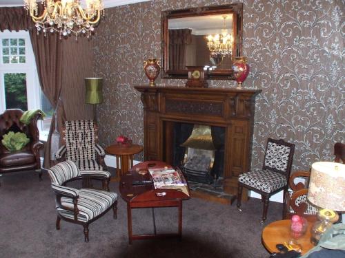 Grimscote Manor Hotel - image 9