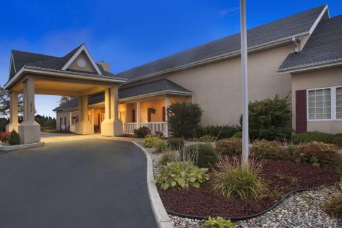 Country Inn & Suites by Radisson, Kalamazoo, MI