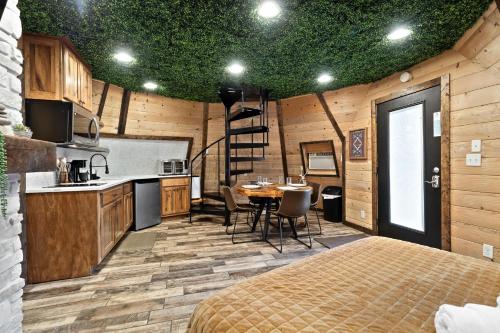 TeePee at Paradise Point with a hot tub fire pit & grill, Bryant (foto 8)