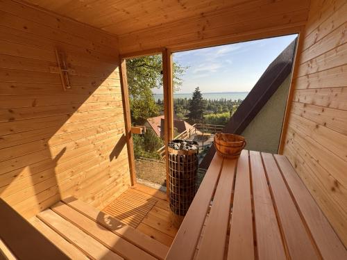 ซาวน่า, Kamonkő Panoráma Kuckó (Kamonko Panorama Kucko) in ซิคลิเกท