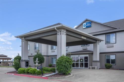 Best Western Limestone Inn and Suites in Mexia, USA