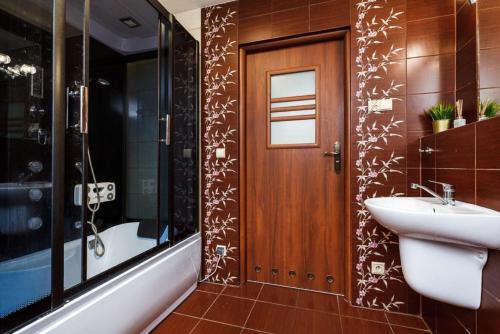 Loft Apartment - Year-Round Lakefront Apartment in Kamień Only 30 Minutes from Gdańsk and Gdynia