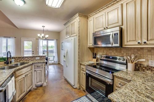 10 Mi to Lake Tawakoni Family Wills Point Getaway in Wills Point