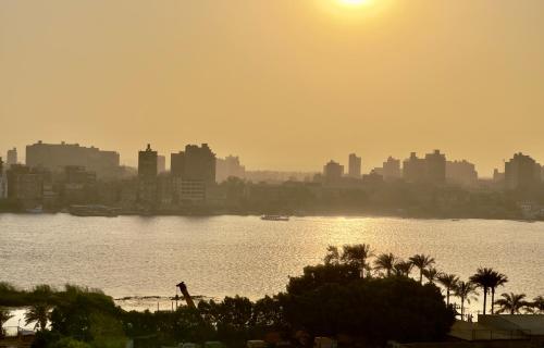 شقق فندقيه مجهزه بالكامل علي النيل مباشره, Kair
