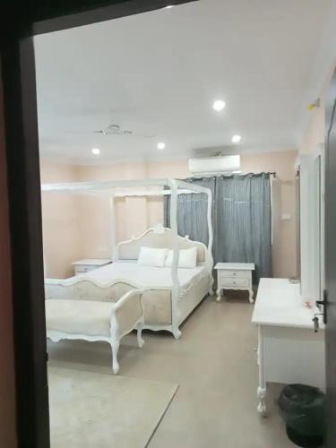 13 BHK AC Villa Hyd,15 mins from Airport – khách sạn tại Upperpally