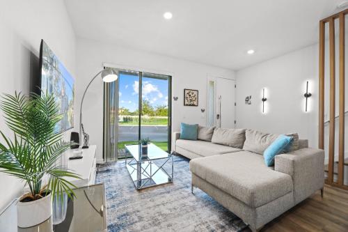 Disneyl at Your Door 3BR Townhome
