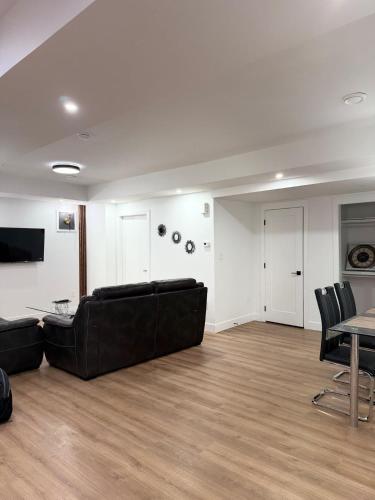 2 Bdrm Suitetv Wifinewly Built 20 Mins Airport in 尼斯庫