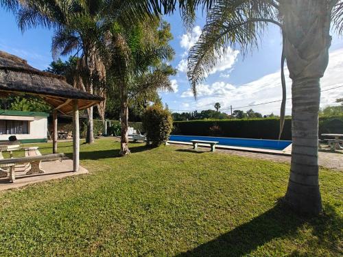 สวน, Casa Quinta rural con pileta in เยเนอรัล โรดริเกซ