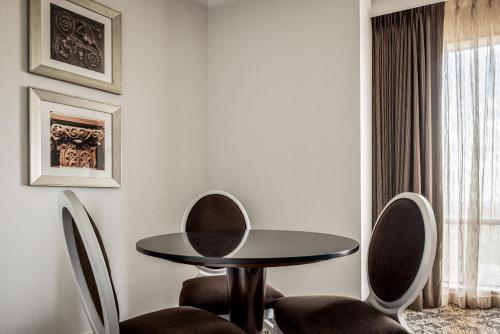 Horseshoe Bossier Casino & Hotel - image 11