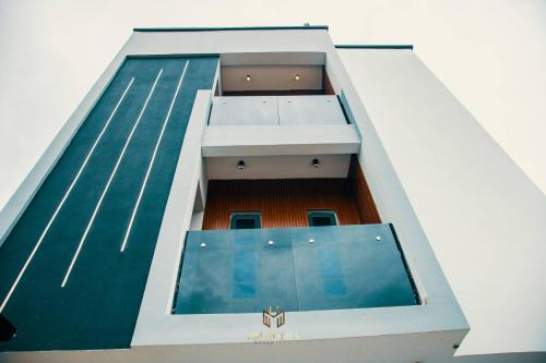 View, Akoka Oasis 1-Bed Near Unilag in Somolu