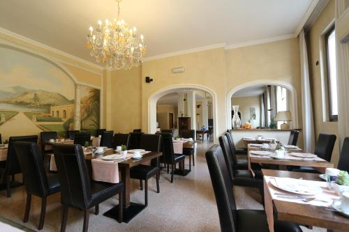 Restaurant, Hotel Dei Tigli in Angera