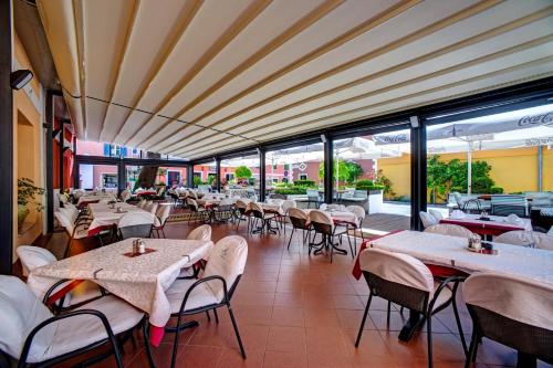 Hotel Skradinski Buk - image 10