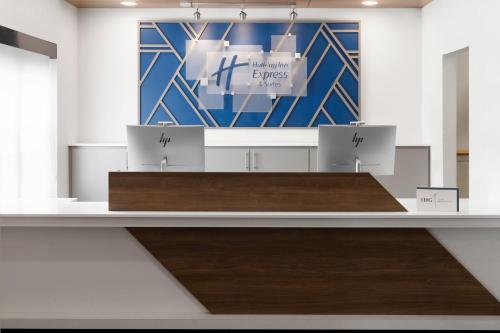 Holiday Inn Express & Suites Wyomissing an IHG Hotel - image 10