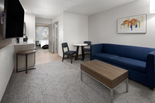 Holiday Inn Express & Suites Wyomissing an IHG Hotel - image 11