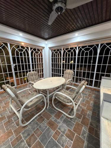 Zee Suites - image 3