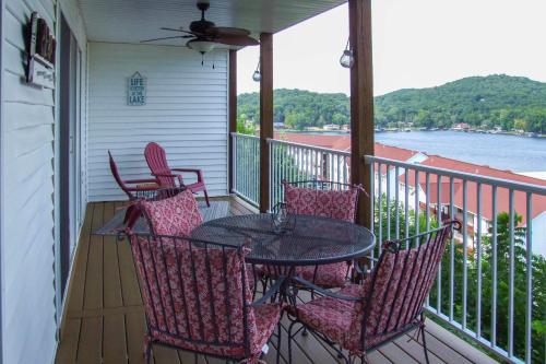 Serenity at the Lake Ozarks Gem with Pool Access, Camdenton (photo 2)