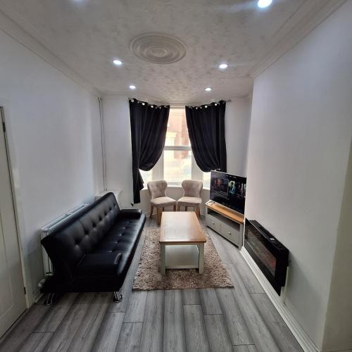 Modern, Stylish and Family Friendly Home! gîte à louer Bank Hall Railway Station