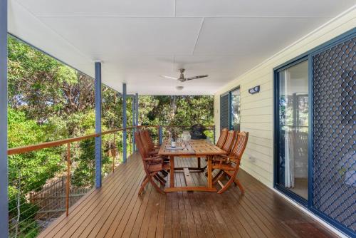 Mortimer - Rainbow Shores. Walk to beach, Rainbow Beach