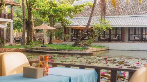 Létesítmények, Villa Oasis Luang Prabang near Siphoutthabath Templom