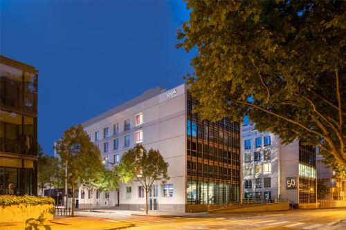 Spark by Hilton Lyon Ouest - Hôtel - Lyon