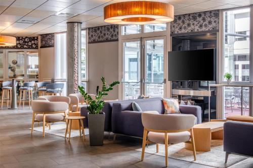 Lobby, Spark by Hilton Lyon Ouest in Le Bourg-Gare De Vaise