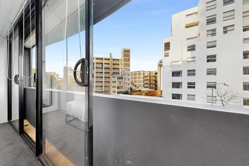 Apartment Sleeps 3 with Modern Styling - image 10