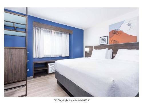 Sleep Inn & Suites - image 7