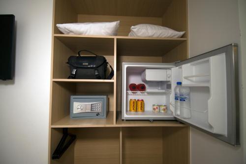 3 twin beds