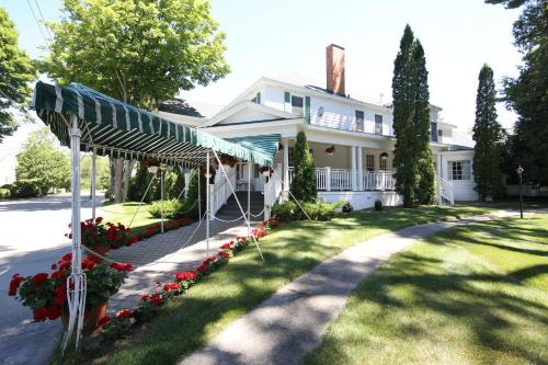 Accommodation in Kings