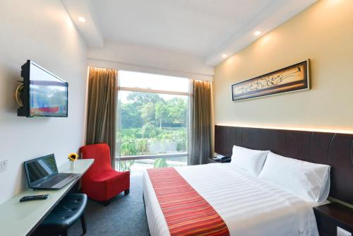 Bed, Hotel Chancellor@Orchard near Orchard Road