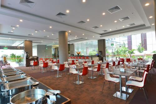 Restaurant, Hotel Chancellor@Orchard in Orchard
