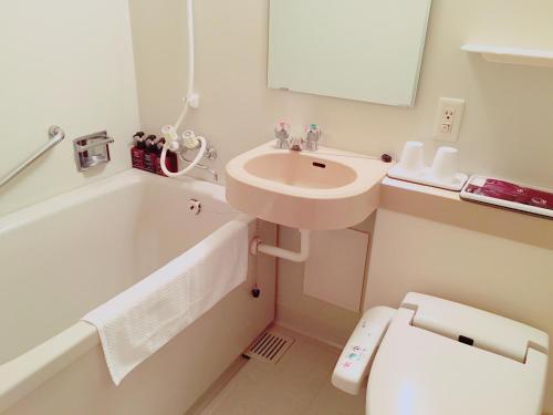 room detail thumbnail 2