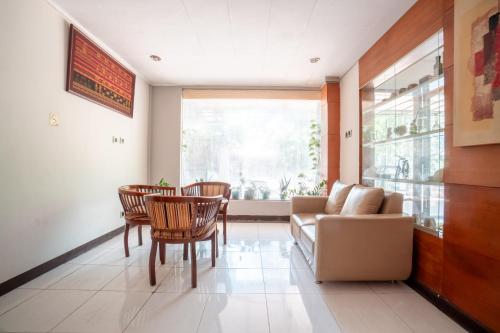 Lobby, Rehat at Hotel 10 Buah Batu in Buahbatu