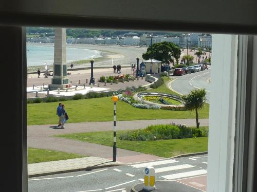 Double room, cozy, sea view